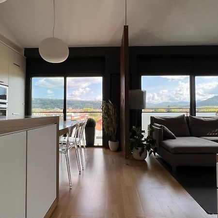 Atico De Diseno Con Terraza En El Centro De Olot Apartment Exterior foto