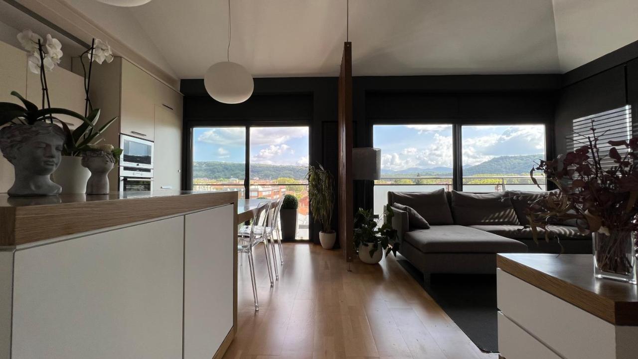 Atico De Diseno Con Terraza En El Centro De Olot Apartment Exterior foto